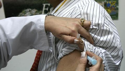Sanidad inmoviliza 300.000 vacunas contra la gripe