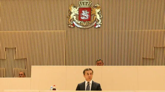El Parlamento georgiano ratifica a Ivanishvili en el puesto de primer ministro