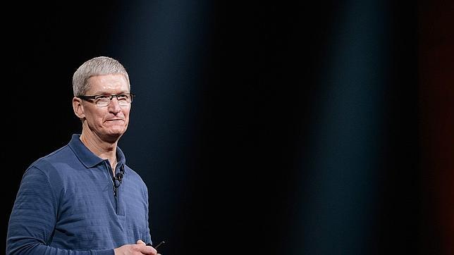 Tim Cook asegura que Surface es un producto «confuso»