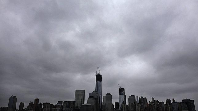 Nueva York despierta sin luz, inundada y aislada