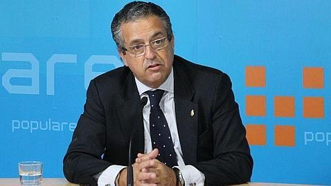 Alarcó considera «inmoral» la continuidad del alcalde de Arona