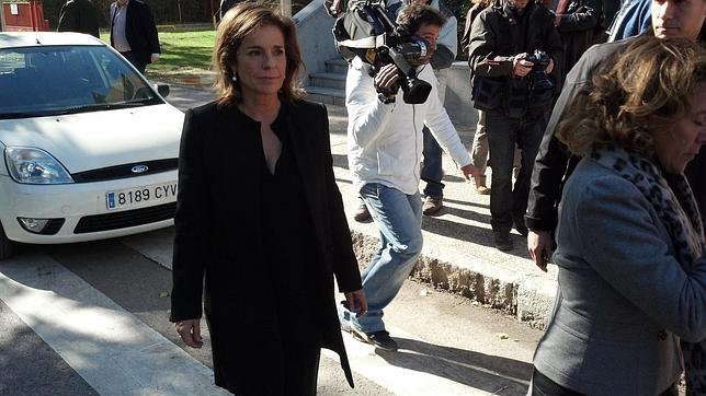 Botella visita en el Anatómico a familiares de las víctimas: «Madrid está de luto»