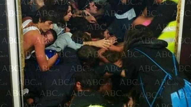 La Policía visiona las cámaras del pasillo donde se produjo la avalancha