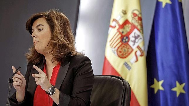 Santamaría recuerda a Madrid que el euro por receta no le gusta al Gobierno