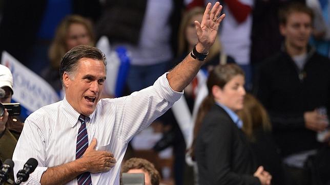 Elecciones EE.UU. 2012: Romney concluye su campaña asegurando que con su liderazgo «América volverá rugiendo»