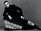 El look pijama y otras extravagancias de Miguel Bosé