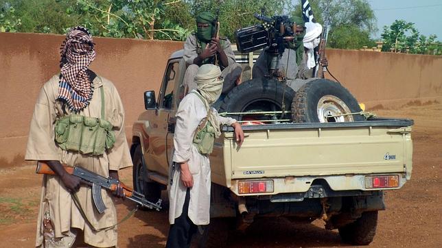Morenés aborda en París con sus homólogos europeos la misión de Malí