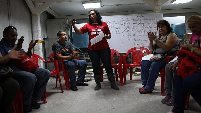 El Gobierno de Chávez presenta el plan para crear un Estado de comunas socialistas