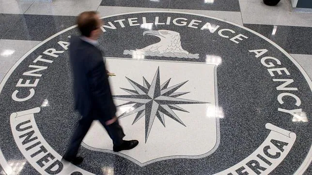 La CIA abre también investigación sobre el caso Petraeus