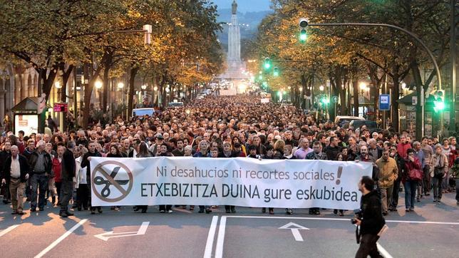 Una marcha pide en Bilbao la «paralización definitiva de todos los desahucios»