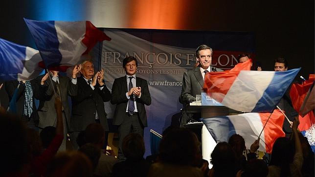 Copé y Fillon se proclaman líderes del centroderecha en Francia