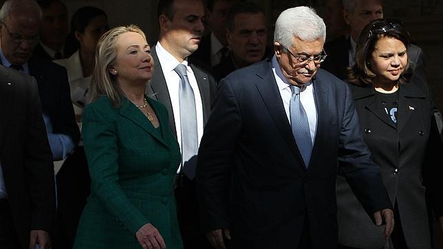 Clinton trata de arrancar una tregua entre Hamás e Israel en su visita a la región