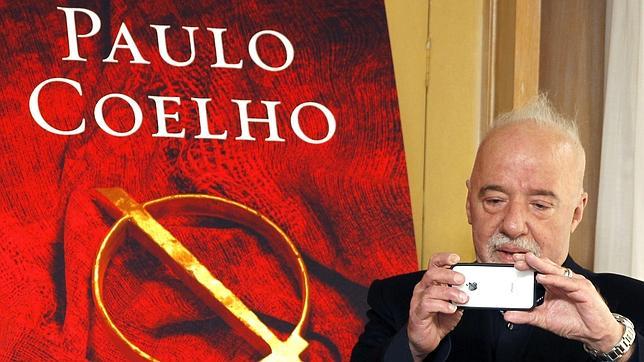 Paulo Coelho: diez frases (más o menos) lapidarias
