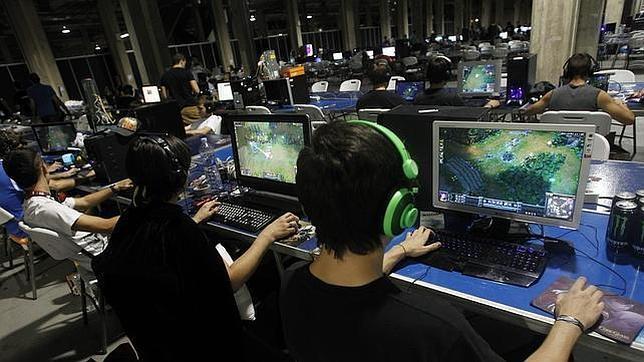 Un estudio revela que los jóvenes confunden la realidad con el mundo virtual