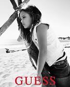 La hija de la conejita de Playboy Anna Nicole Smith, nueva imagen de Guess