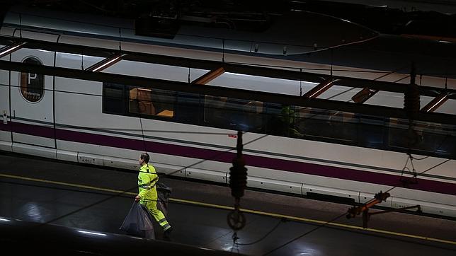 Los sindicatos de Renfe y Adif desconvocan los paros del 10 y el 11 de diciembre