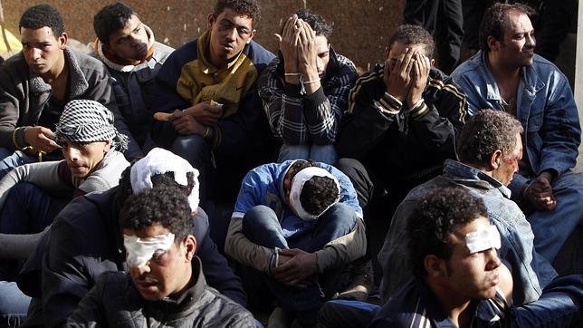 Aumenta la presión sobre Mursi para que suspenda el referéndum y retire el «decretazo»