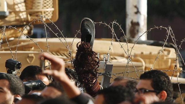 Detenidos varios manifestantes frente a la vivienda familiar del presidente Mursi