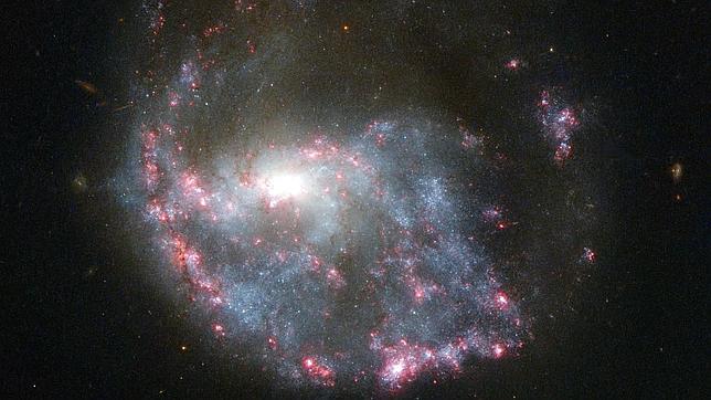 Una galaxia de «purpurina»