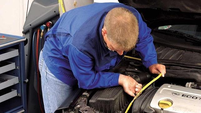 El precio de los talleres oficiales duplica el de los multimarca