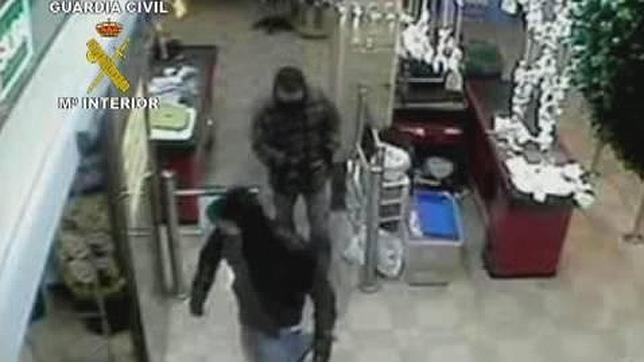 Revientan una platería de Arganda del Rey