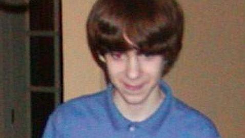 Adam Lanza llevaba hasta cuatro armas con cientos de balas
