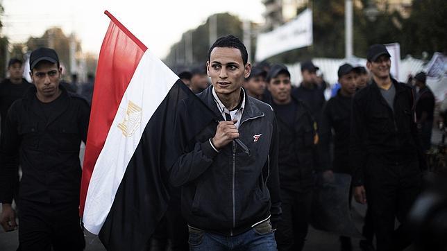 La asamblea egipcia convoca a la oposición para intentar que acepte la nueva Constitución