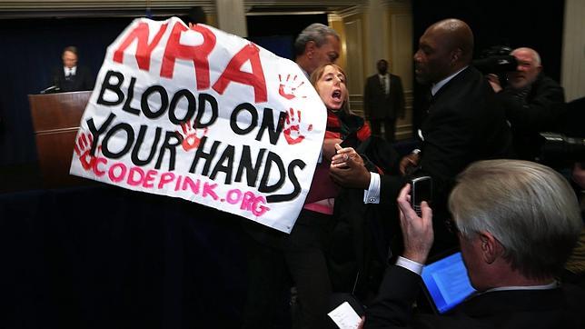 La Asociación Nacional del Rifle pide poner protección armada en los colegios