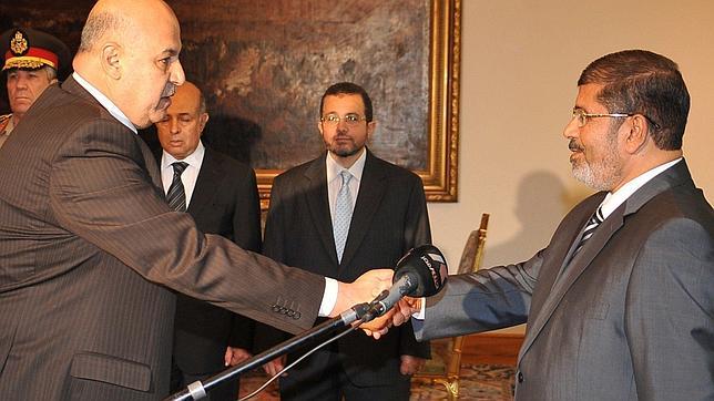 Dimite el vicepresidente egipcio durante la consulta sobre la nueva Constitución