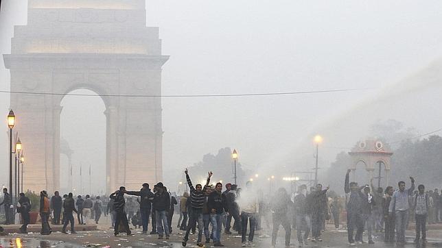 El primer ministro indio promete hacer «todo lo posible para proteger a las mujeres»