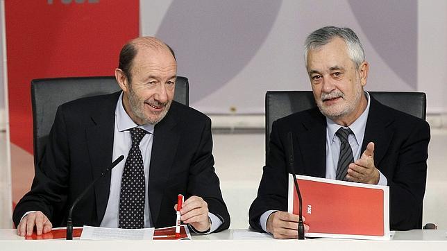 Griñán insta a Rubalcaba a «definirse ahora» y a presentarse a las primarias