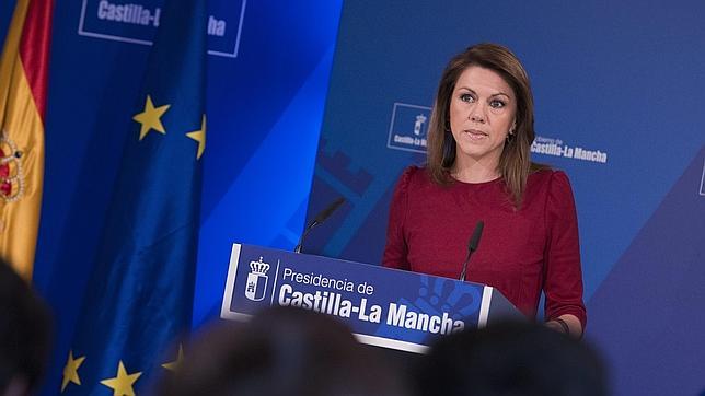 El PSOE denuncia que Cospedal cobra más que el Rey o el Príncipe