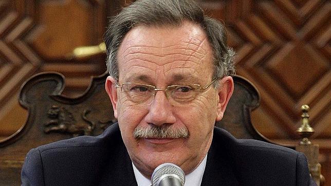 Battaner, nuevo presidente de la Real Academia de Medicina de Salamanca