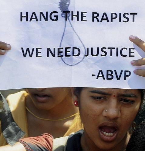 Imputados los cinco detenidos por la violación y asesinato de la joven india