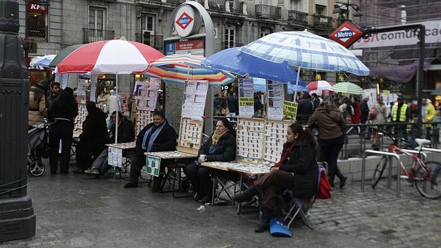 Puerta del Sol: Kilómetro 0 de los buscavidas