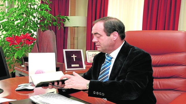 La oficina de apoyo a Bono cuesta a Castilla-La Mancha más de 160.000 euros al año