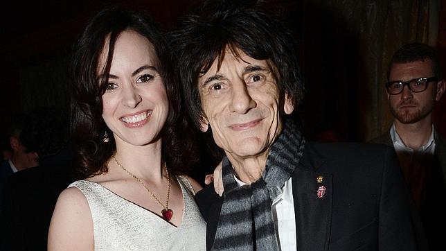 Ronnie Wood presume de su nueva esposa, Sally Humphreys