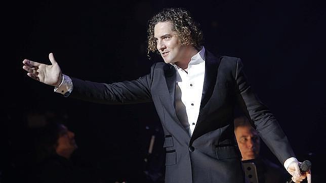 Bisbal lidera la lista de ventas con «Una Noche en el teatro Real»