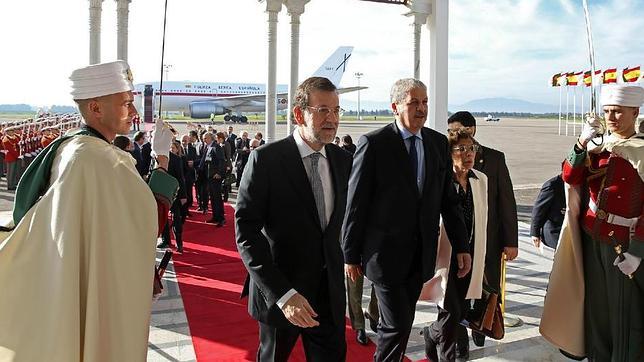 Rajoy llega a Argelia para estrechar una relación estratégica para España