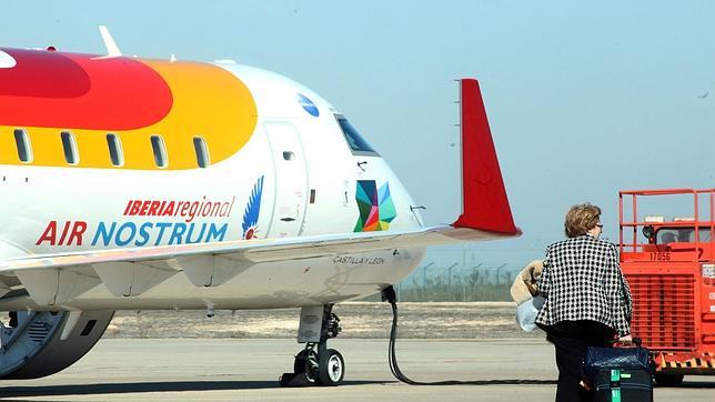 Air Nostrum alcanza un acuerdo con el 73 por ciento de la plantilla para reducir salarios un 18 por ciento