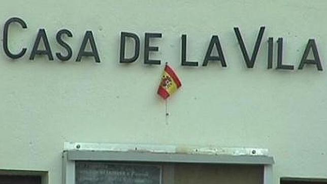 El Gobierno demanda al Ayuntamiento de Gallifa por colocar una minibandera española