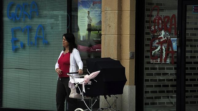 Condenado a un año de prisión por pintar «Gora ETA» en Vitoria