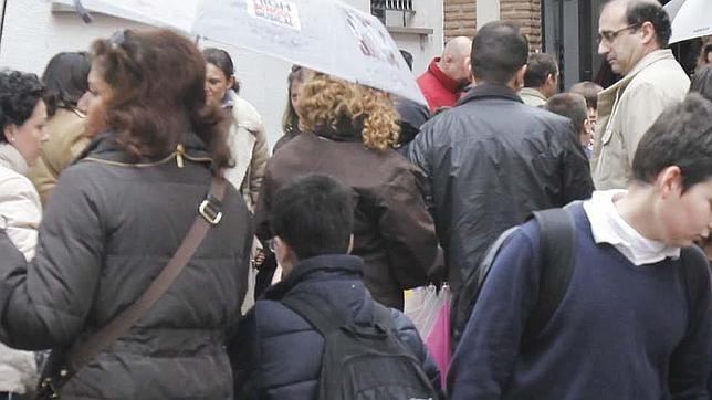 Un instituto de Gijón pide permiso a los padres para «corregir» con «contacto físico»