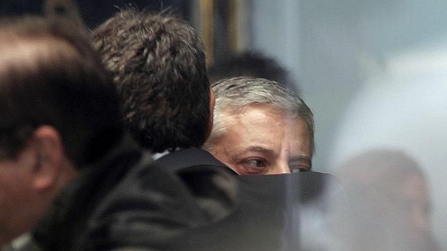 Zapatero arropa a José Blanco en el funeral de su padre en Lugo