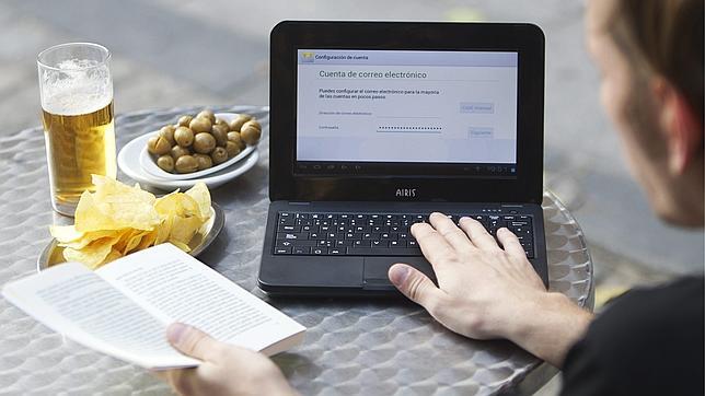 El empleado del mes que hizo «outsourcing» en China... para poder ver vídeos de gatos