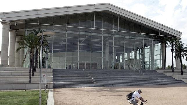 El TNC estudia «todas las hipótesis posibles» ante la caída de público