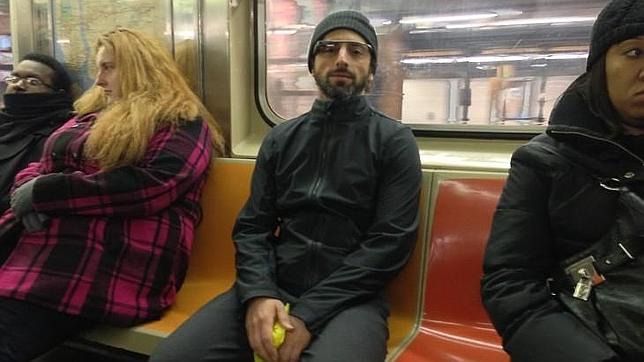 Las gafas de Google viajan en metro