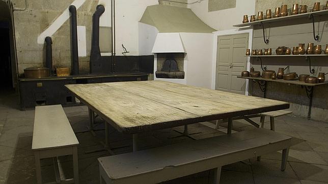 El Palacio Real muestra sus centenarias cocinas