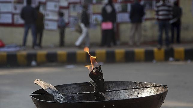 La comisión india pide endurecer las penas para los culpables de violaciones en grupo