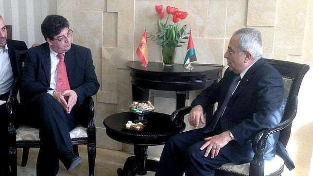 Valderas, recibido en Palestina con el himno de España y la letra de Pemán